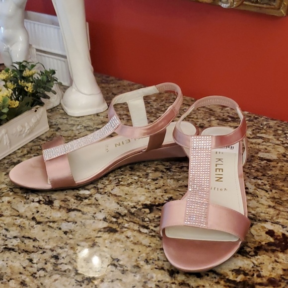 *Anne Klein Molly Sandals - Picture 3 of 7